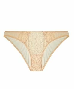 Deja Day Emma Pearl Brief