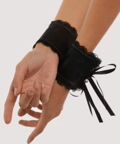 Kiss Me Deadly Schall Satin Bondage Starter Kit Accessories