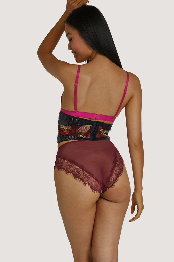 Wolf & Whistle Kayden Black Waspie 4 Wolf & Whistle Kayden Black Waspie