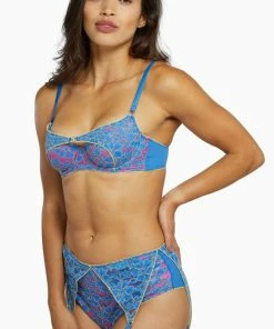 Regalia Outlet Aviyah Contrast Lace Suspender High Waist Brief