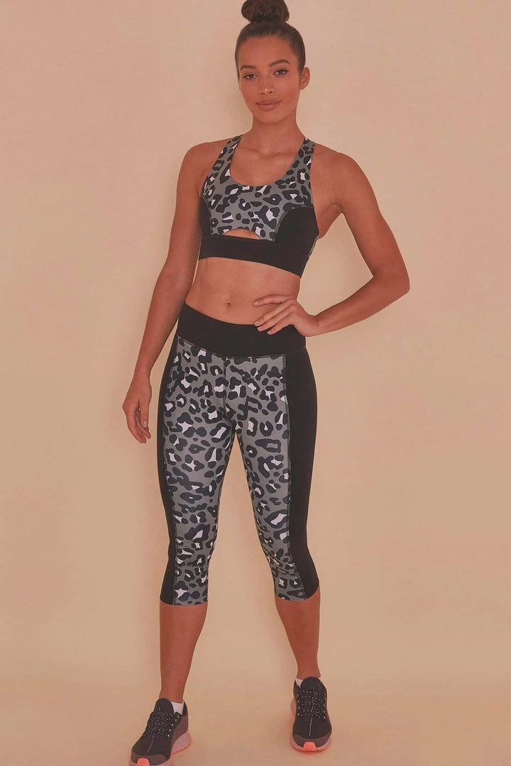Wolf & Whistle Printed Crop Leggings Leopard 5 Wolf & Whistle Printed Crop Leggings Leopard