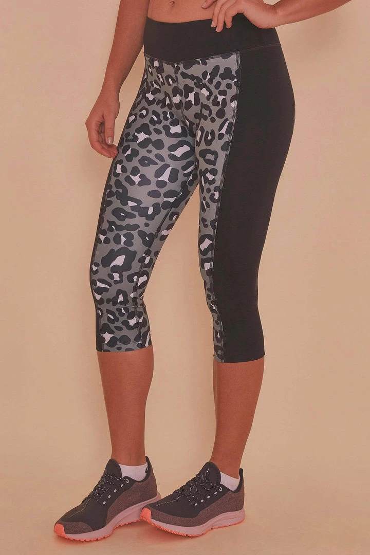 Wolf & Whistle Printed Crop Leggings Leopard 3 Wolf & Whistle Printed Crop Leggings Leopard