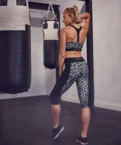 Wolf & Whistle Printed Crop Leggings Leopard 13 Wolf & Whistle Printed Crop Leggings Leopard