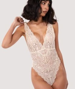 Wolf & Whistle Ariana Vanilla Lace Body Bodies